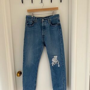 501 Levi’s Distressed Jeans